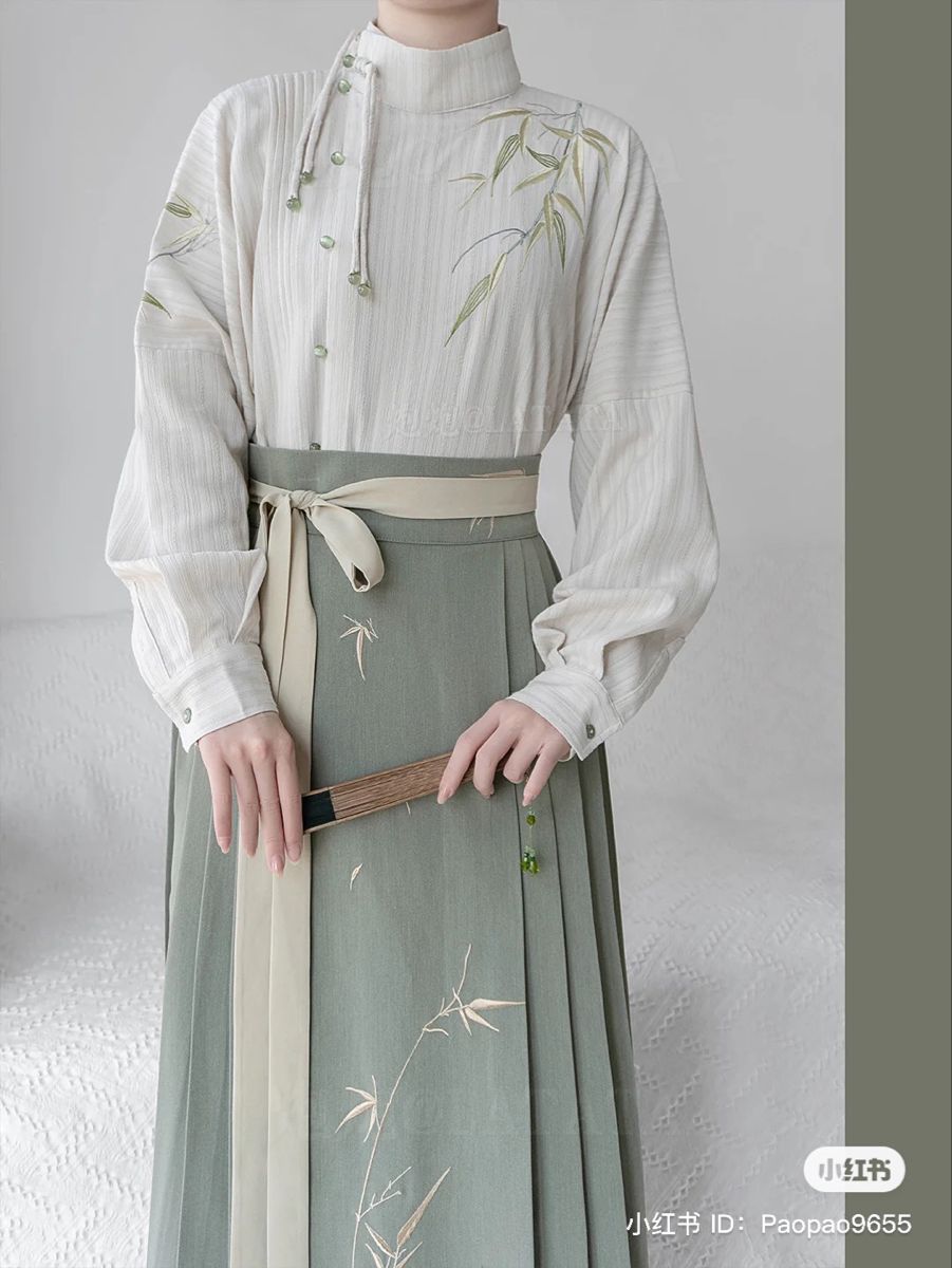 The Splendor of Hanfu:Chest-High Clothing in the Northern and Southern Dynasties The Splendor of Hanfu:Chest-High Clothing in the Northern and Southern Dynasties
