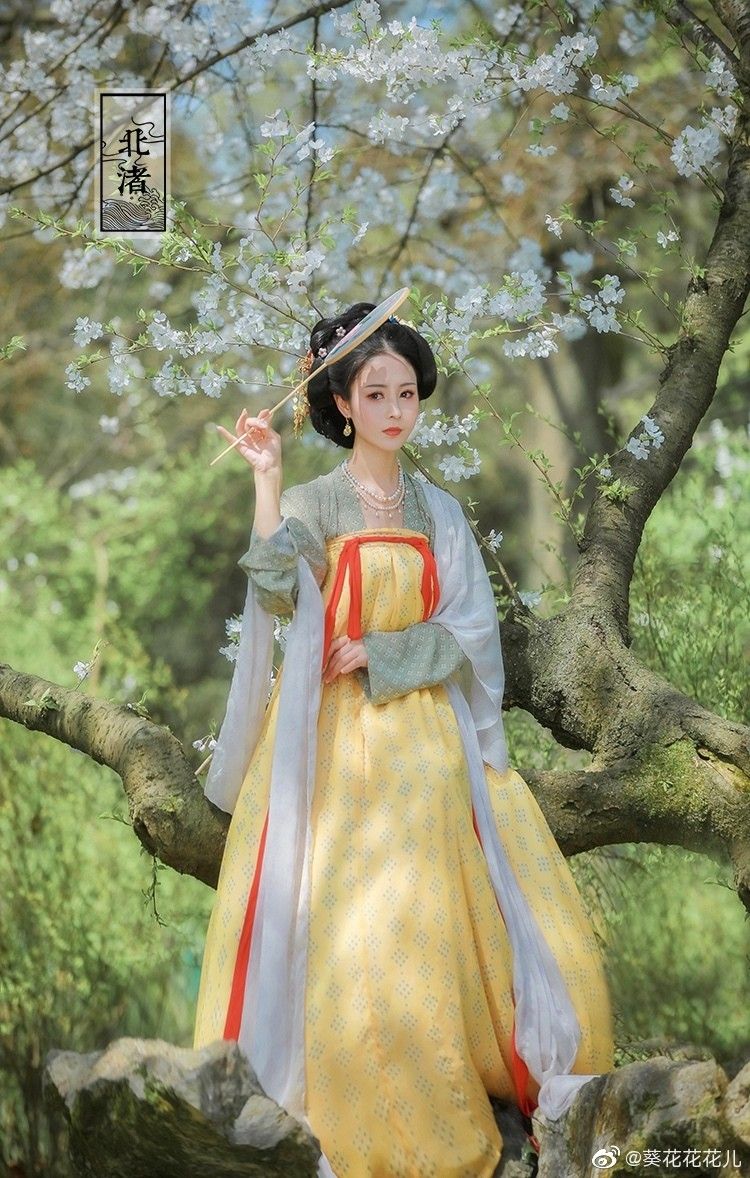 Chinese-Style Qipao Dress for 10-Year-Old Girls:A Blend of Tradition and Fashion Chinese-Style Qipao Dress for 10-Year-Old Girls:A Blend of Tradition and Fashion