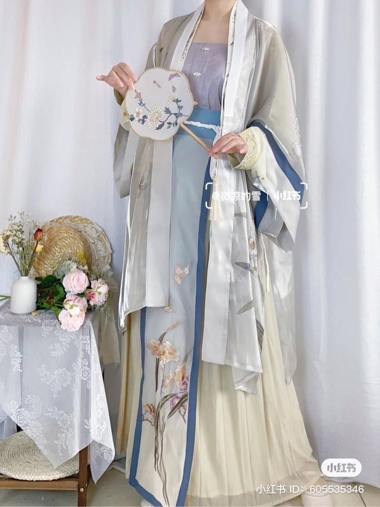 Vintage Aroma of Acetic Tcheoupiq Dress:The Charm of Cheongsam-Inspired Liquor Dress