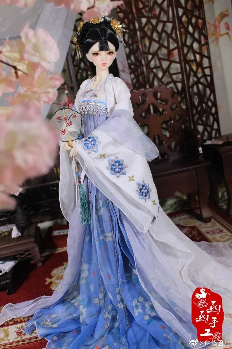 Korean-Style Princess Skirt and Traditional Hanfu Dress for Young Girls Korean-Style Princess Skirt and Traditional Hanfu Dress for Young Girls