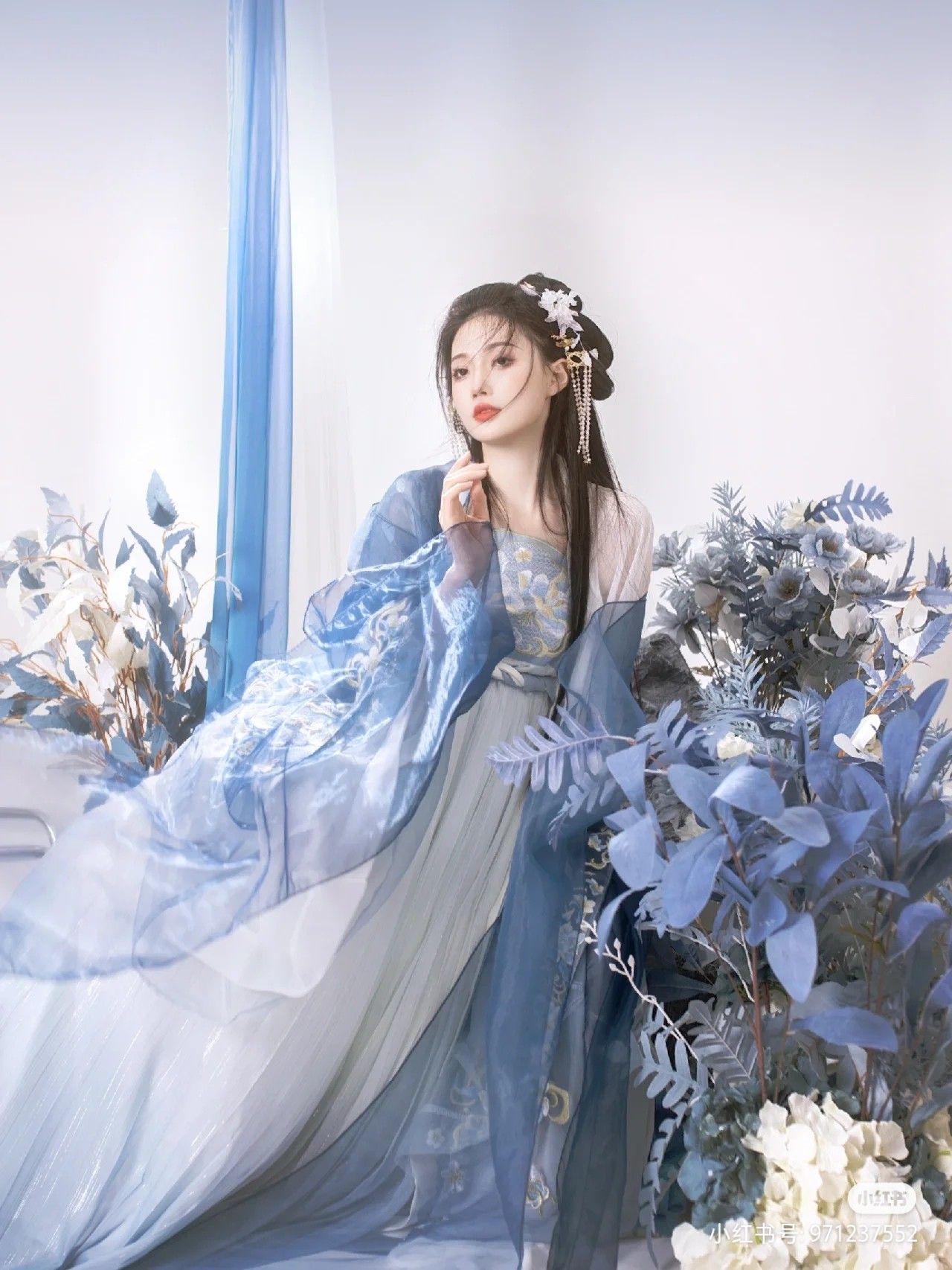 Reinventing Traditional Hanfu:Spring Fashion with Modern Twist Reinventing Traditional Hanfu:Spring Fashion with Modern Twist