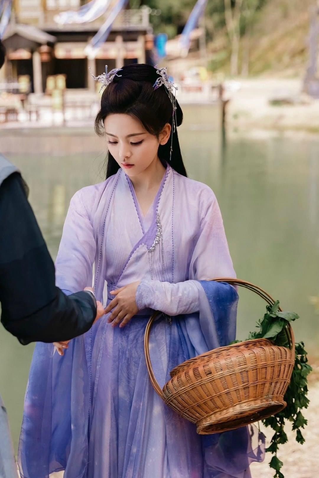 Winter Hanfu Shoes for Girls:A Guide to Traditional and Stylish Options Winter Hanfu Shoes for Girls:A Guide to Traditional and Stylish Options