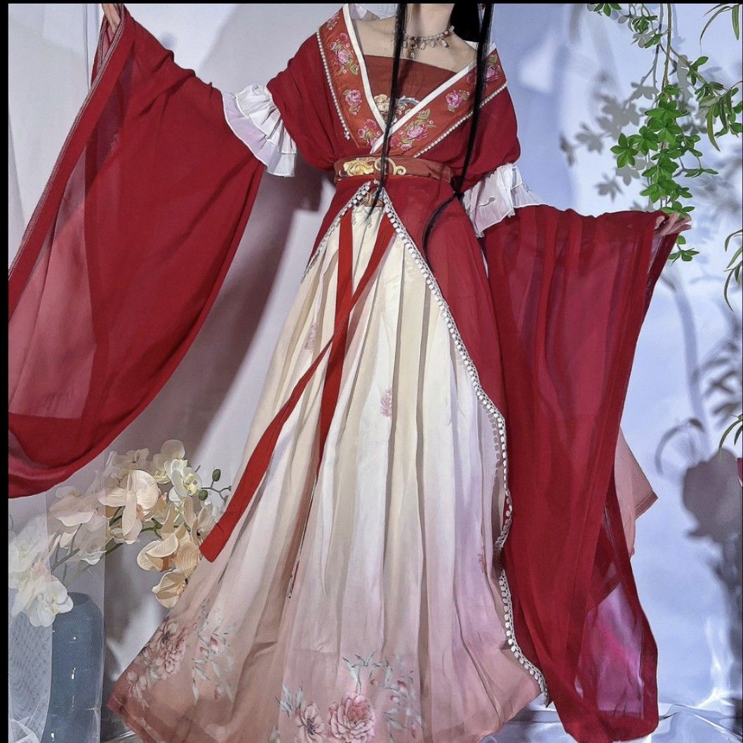 The Rise of Hanfu Fake Wigs:A Guide to Understanding and Styling Hanfu Hair Accessories The Rise of Hanfu Fake Wigs:A Guide to Understanding and Styling Hanfu Hair Accessories