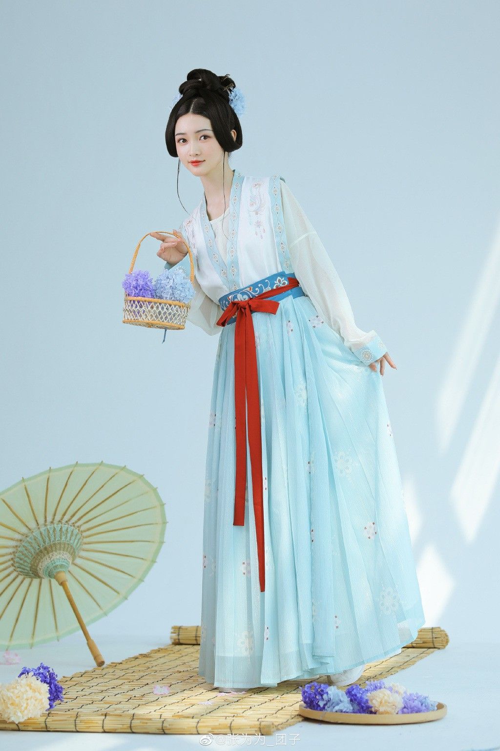Winter and Autumn Fashion Trends for Girls Traditional Chinese Hanfu Costumes Winter and Autumn Fashion Trends for Girls Traditional Chinese Hanfu Costumes