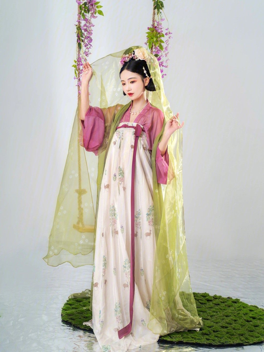 Elegant Women in Ancient Fairy Xianxia Costumes:A Journey Through Time Elegant Women in Ancient Fairy Xianxia Costumes:A Journey Through Time