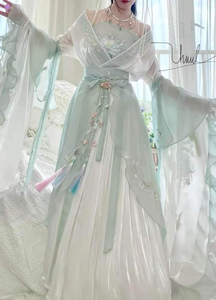 Song-Style Hanfu:A Journey Through Ancient Chinese Fashion Song-Style Hanfu:A Journey Through Ancient Chinese Fashion