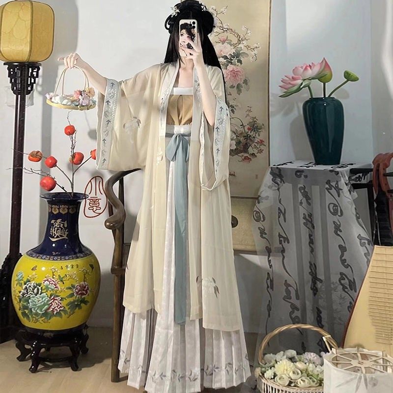 Summer-Light Hanfu Costumes for 10-Year-Old Girls:A Guide to Elegant and Comfortable Options Summer-Light Hanfu Costumes for 10-Year-Old Girls:A Guide to Elegant and Comfortable Options