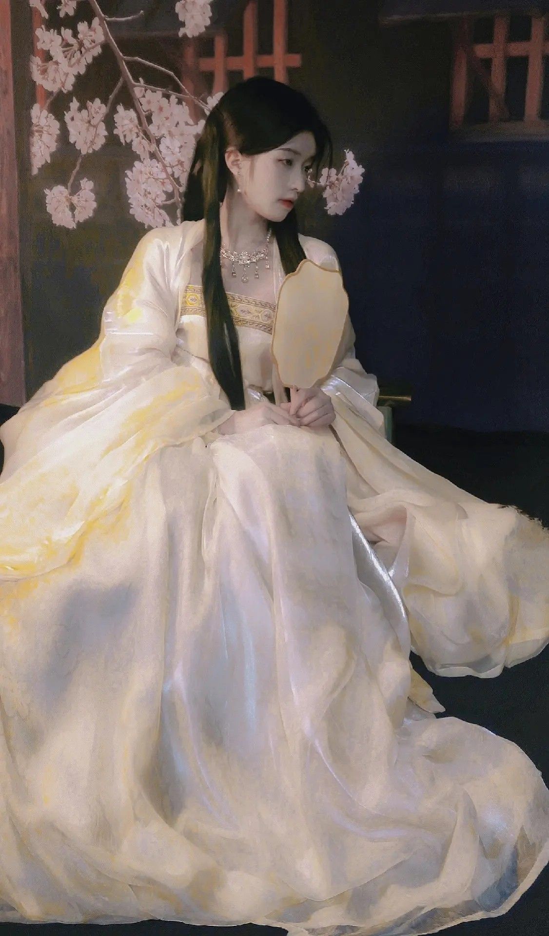 The Seductive Beauty of Elastic Cheongsams Elasticity The Seductive Beauty of Elastic Cheongsams Elasticity