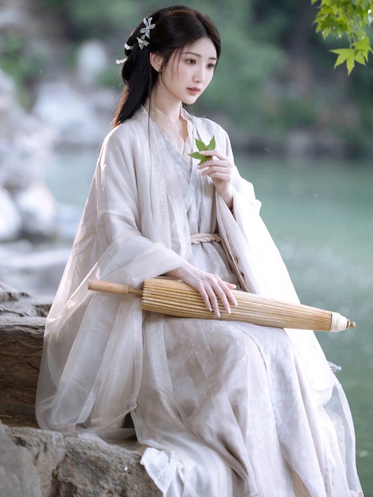 Ancient Elegance in Childrens Hanfu Fashion:A Glimpse into the World of Traditional Chinese童装古装汉服之美 Ancient Elegance in Childrens Hanfu Fashion:A Glimpse into the World of Traditional Chinese童装古装汉服之美
