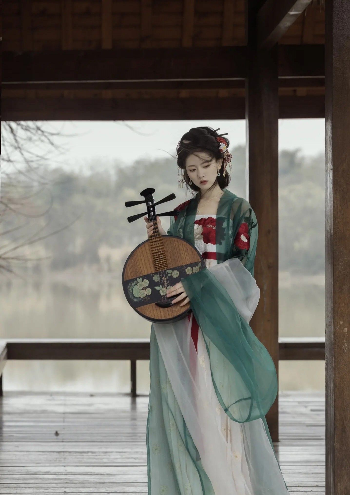 Embracing the Beauty of Ming-Style Hanfu for Plus-Size Girls Embracing the Beauty of Ming-Style Hanfu for Plus-Size Girls