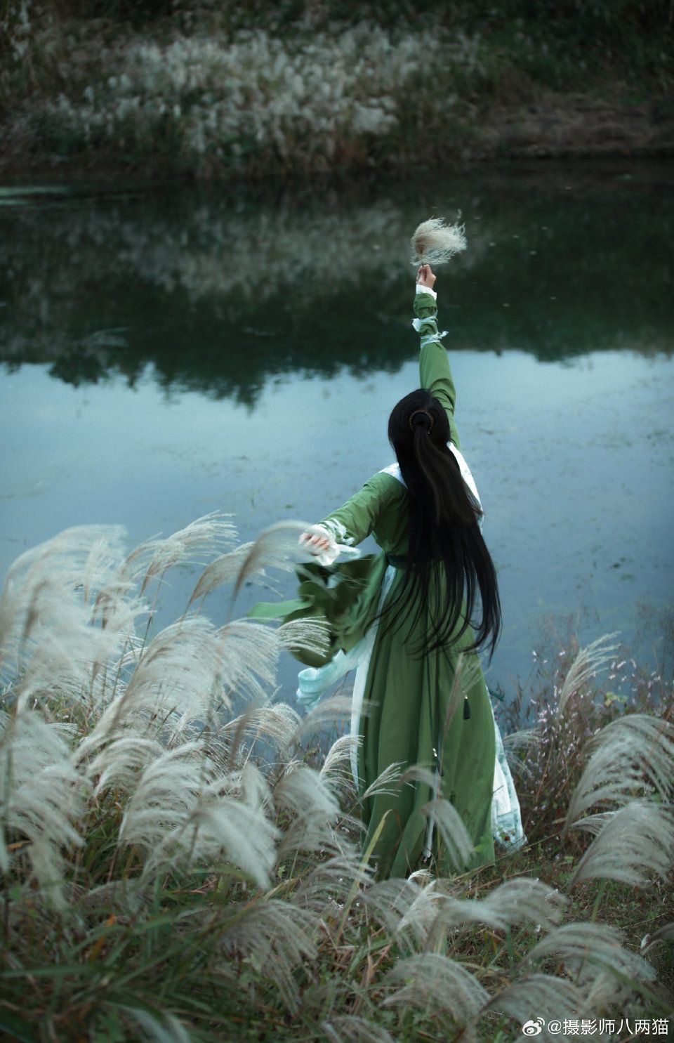 Exploring Zhao Lusis Traditional Hanfu Style in Sword Dance in the World Exploring Zhao Lusis Traditional Hanfu Style in Sword Dance in the World