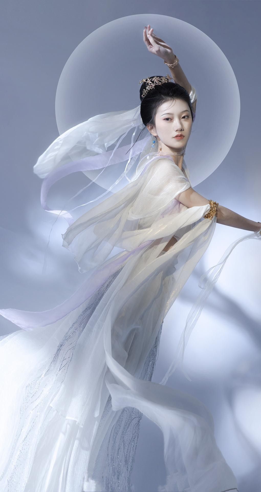 Neo-Chinese Ethnic Fashion:The Rise of Hanfu Suites in Modern Lifestyle Neo-Chinese Ethnic Fashion:The Rise of Hanfu Suites in Modern Lifestyle