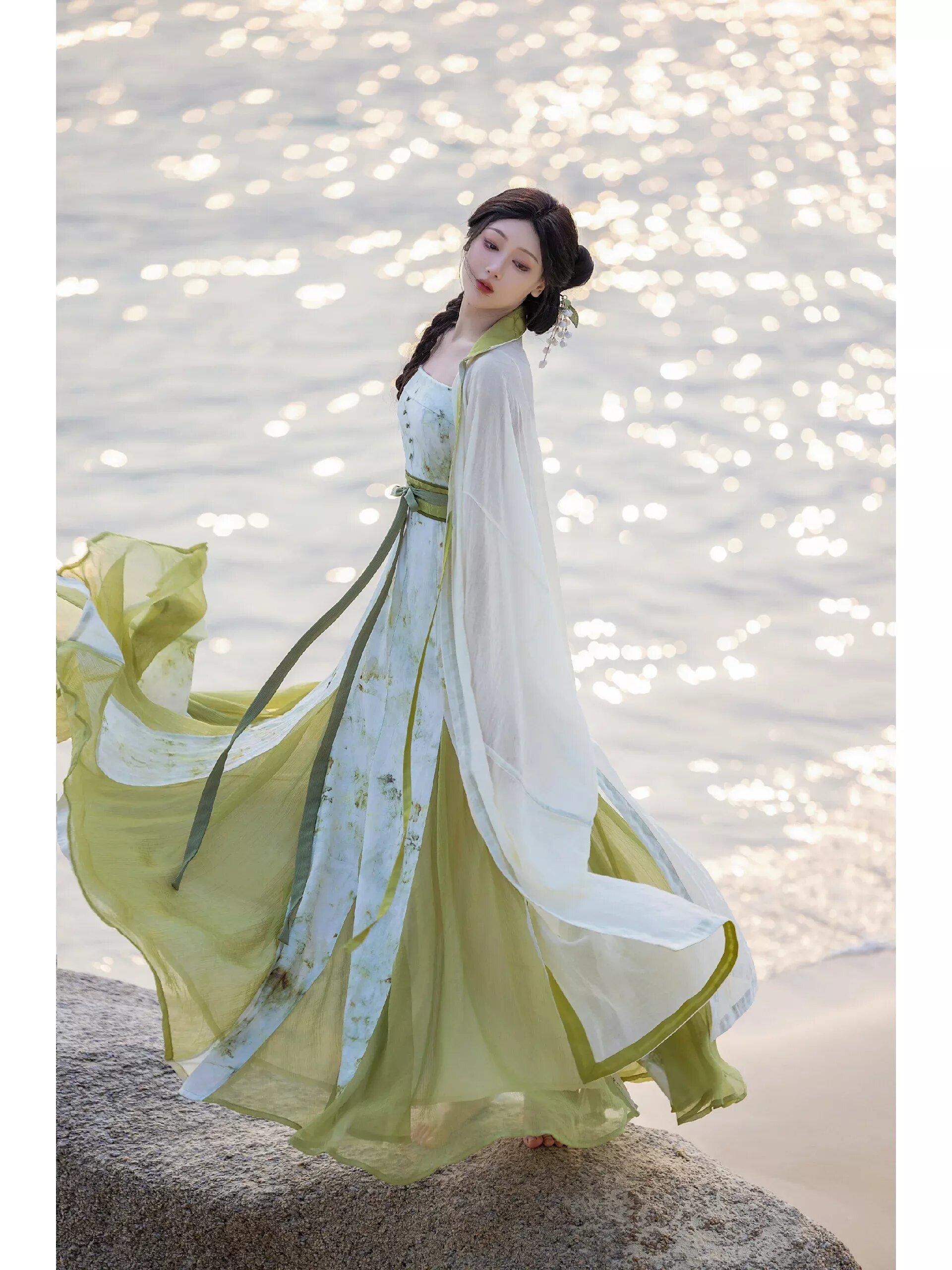 The Rise of Hanfu Pyjama Fashion:A Students Perspective on Traditional Beauty and Comfort The Rise of Hanfu Pyjama Fashion:A Students Perspective on Traditional Beauty and Comfort