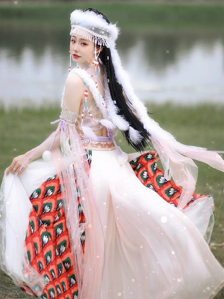 Tall and Elegant in a Red Horseface Skirt:The Long-lasting Fashion Statement Tall and Elegant in a Red Horseface Skirt:The Long-lasting Fashion Statement