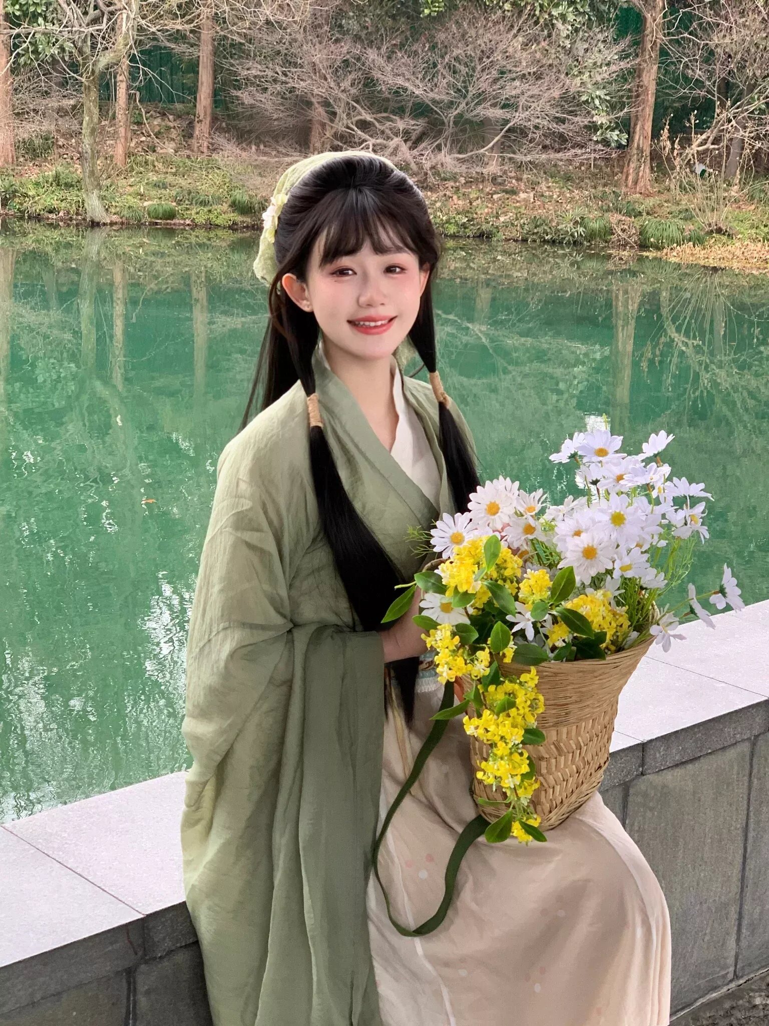 Winter Elegance in Ancient Hanfu Costumes:A Tale of Traditional Beauty Winter Elegance in Ancient Hanfu Costumes:A Tale of Traditional Beauty