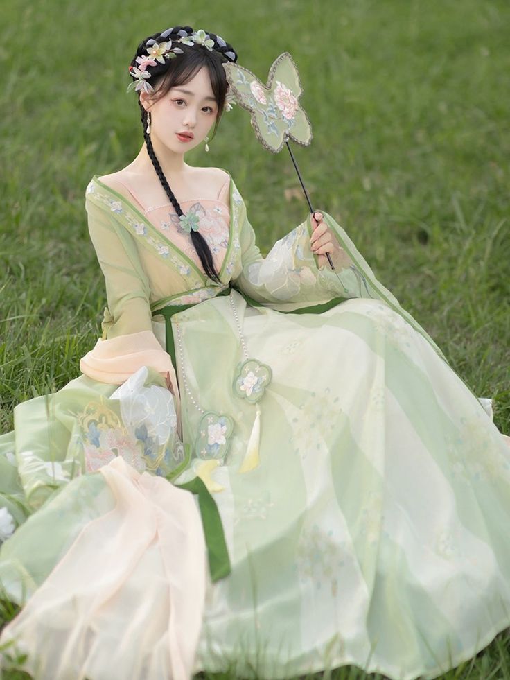 Blue Hanfu Girls Short-sleeved Shirt:A Glimpse into Traditional Elegance Blue Hanfu Girls Short-sleeved Shirt:A Glimpse into Traditional Elegance