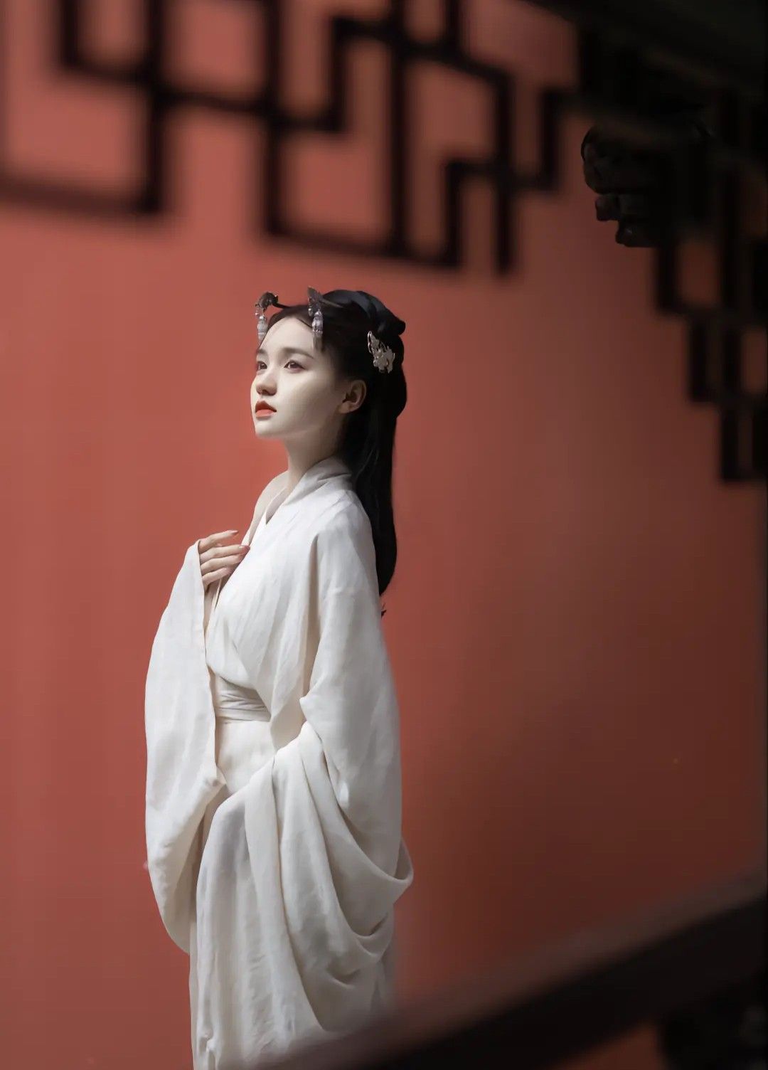 Plus-Size Red Cheongsam:Styling Tips for a Slimming and Belly-Covering Look for Curvier Women Plus-Size Red Cheongsam:Styling Tips for a Slimming and Belly-Covering Look for Curvier Women