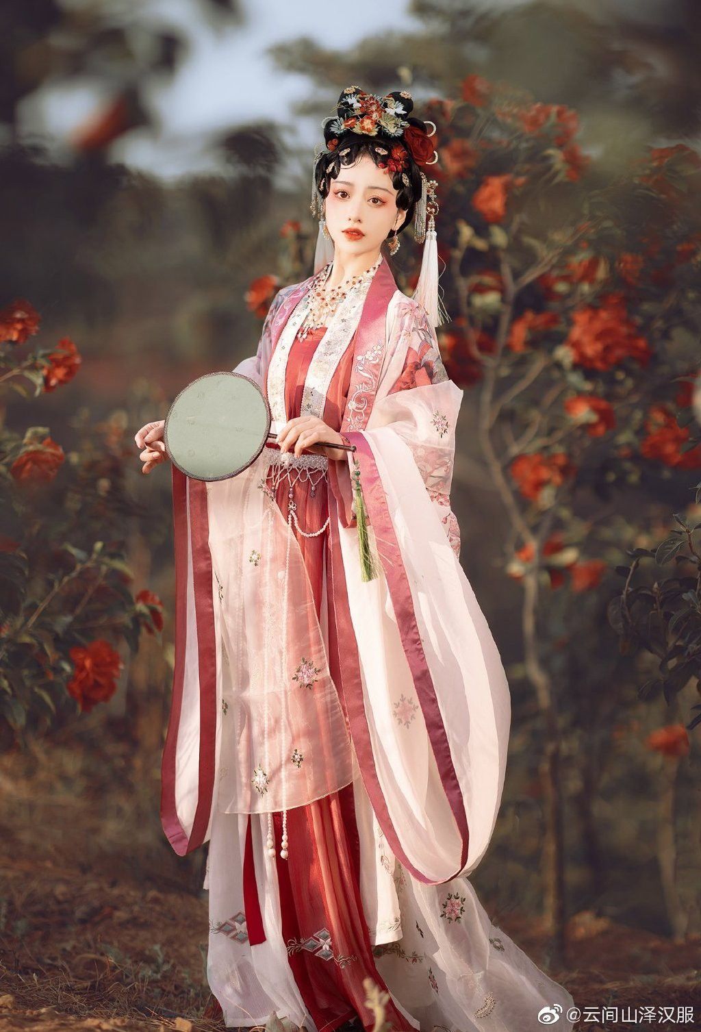 Effortless Convenience:The Rise of Qipao-Style Sleepwear with One-Pull Design Effortless Convenience:The Rise of Qipao-Style Sleepwear with One-Pull Design