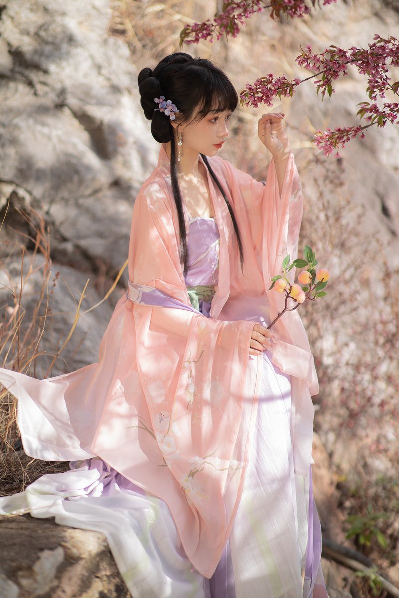 Girls Traditional Tang-Style Costumes for Autumn-Winter:A Guide to Chinese-Style Childrens Fashion Girls Traditional Tang-Style Costumes for Autumn-Winter:A Guide to Chinese-Style Childrens Fashion