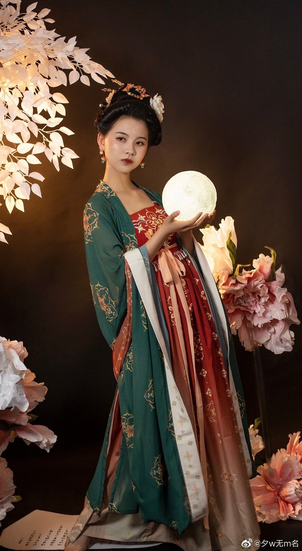 Plus-Size Cheongsam:A Summer Styling Guide to Hide the Belly and Embrace Your Curves Plus-Size Cheongsam:A Summer Styling Guide to Hide the Belly and Embrace Your Curves