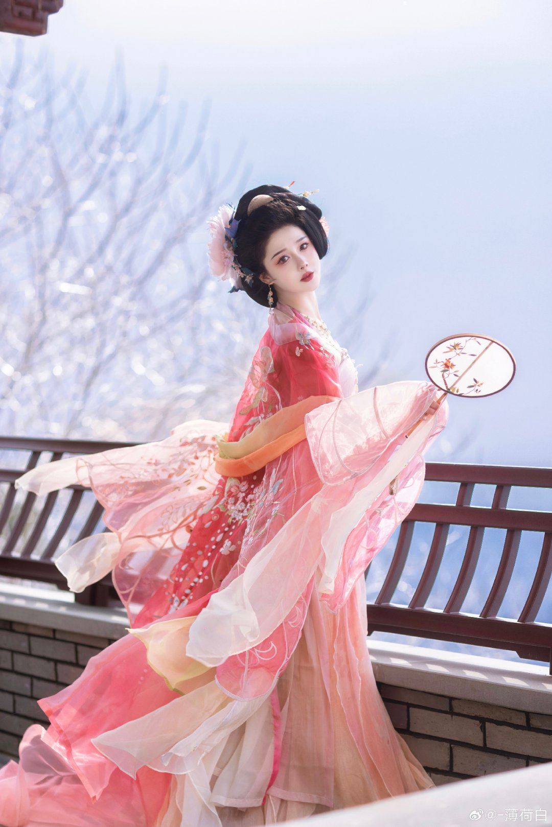 Luanfeng Harmony at Shisanplus Hanfu Shop:The Essence of Traditional Chinese Fashion Luanfeng Harmony at Shisanplus Hanfu Shop:The Essence of Traditional Chinese Fashion