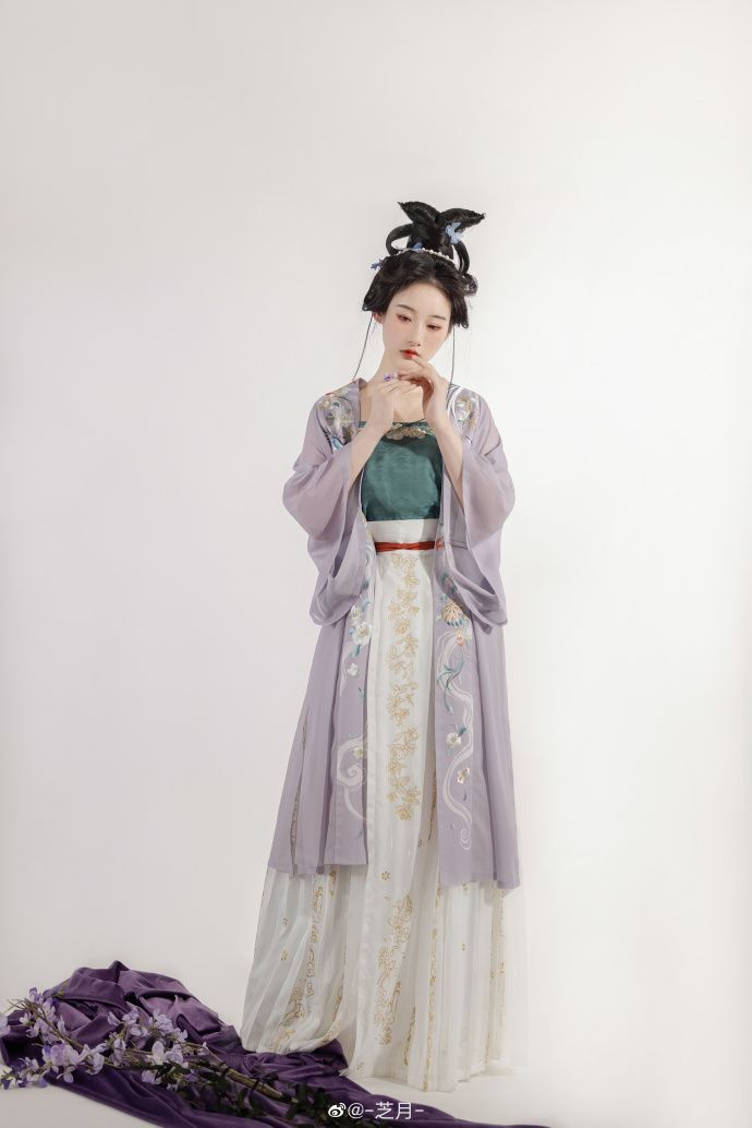 The Splendor of Hanfu Accessories:头饰发冠的汉服魅力 The Splendor of Hanfu Accessories:头饰发冠的汉服魅力