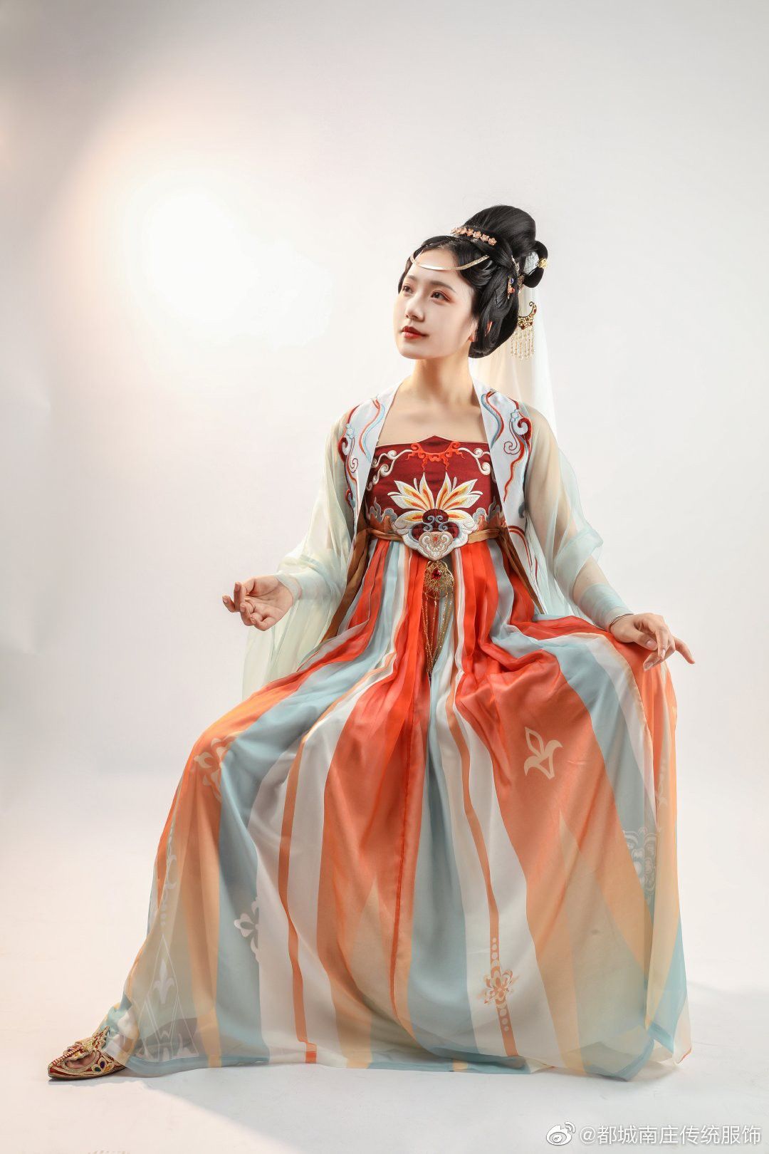 Summer Fashion for 9-Year-Old Hanfu Girl:A Closer Look Summer Fashion for 9-Year-Old Hanfu Girl:A Closer Look