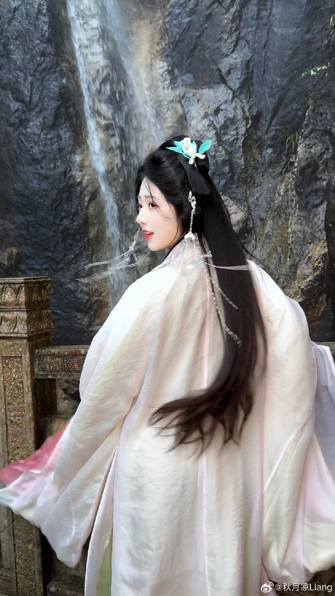 Revival of the Tang-style Hanfu:A Journey Through Ancient Chinese Fashion Revival of the Tang-style Hanfu:A Journey Through Ancient Chinese Fashion