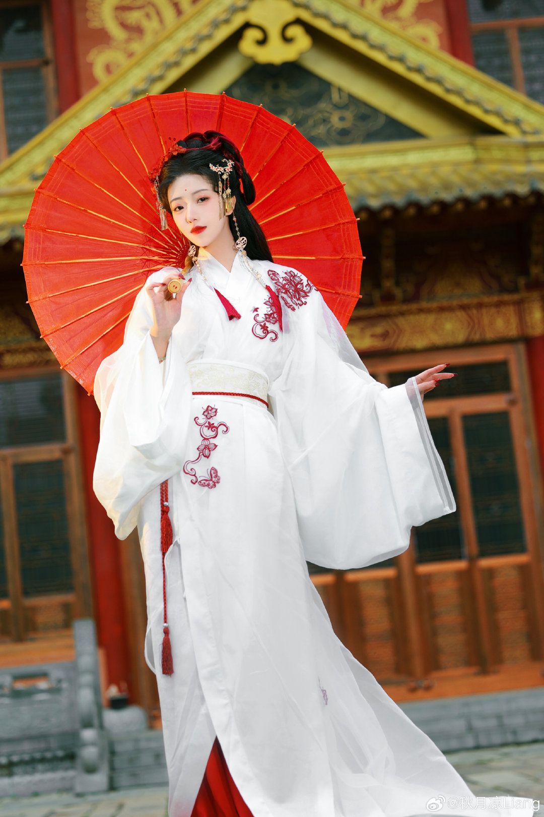 Traditional Charm of Qipao The Allure of Chinese Cheongsam Dress