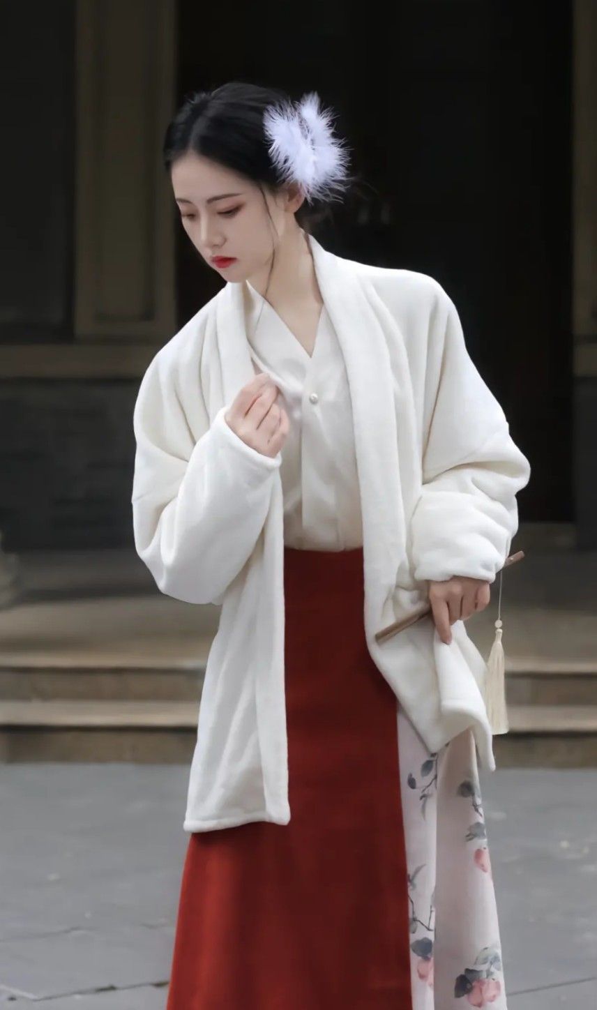 Winter Childrens Hanfu Fashion Sets A Guide to Traditional Comfort and Style Winter Childrens Hanfu Fashion Sets A Guide to Traditional Comfort and Style