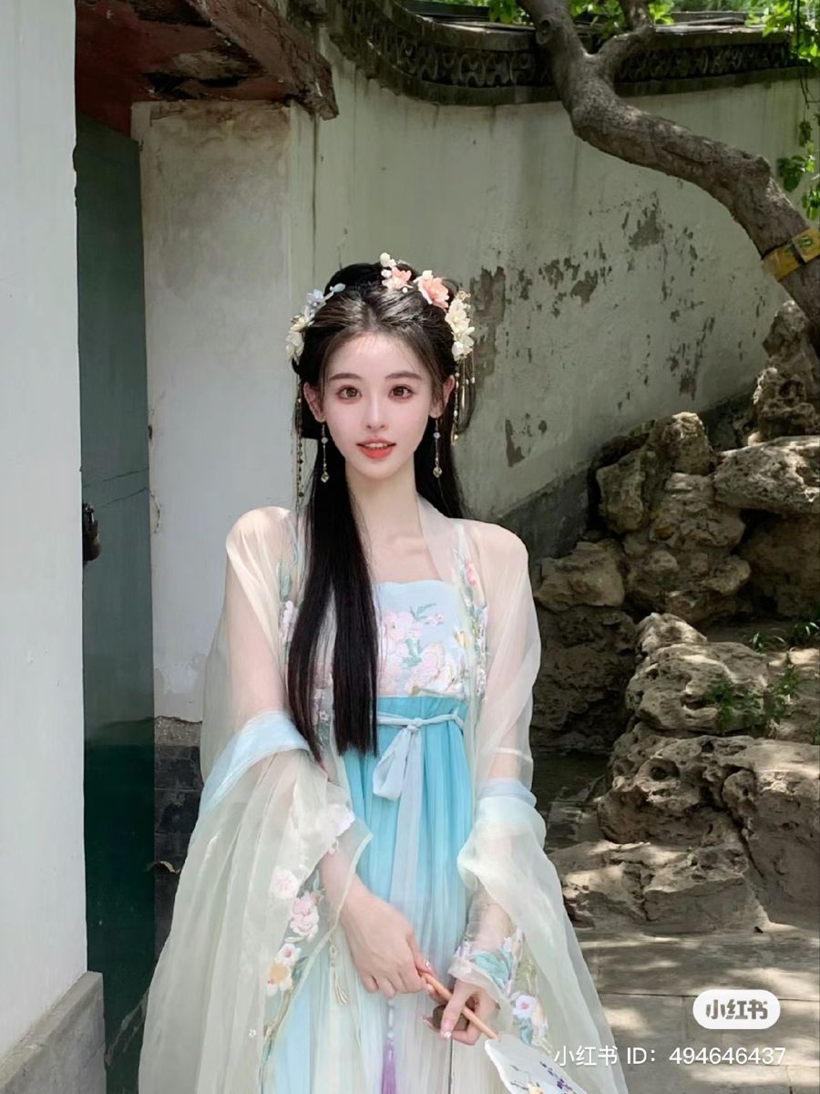 Ancient Charm of Hanfu-Style Dress:A Delve into the Elegance of Traditional Chinese Clothing Ancient Charm of Hanfu-Style Dress:A Delve into the Elegance of Traditional Chinese Clothing