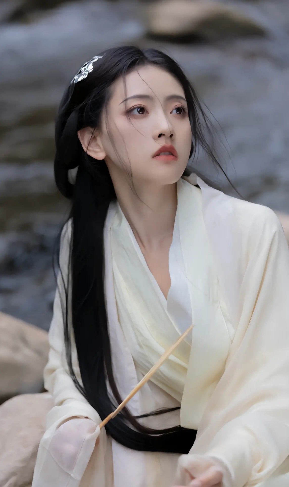 Winter Elegance in Chinese Elements:The Qipaos Revival Winter Elegance in Chinese Elements:The Qipaos Revival