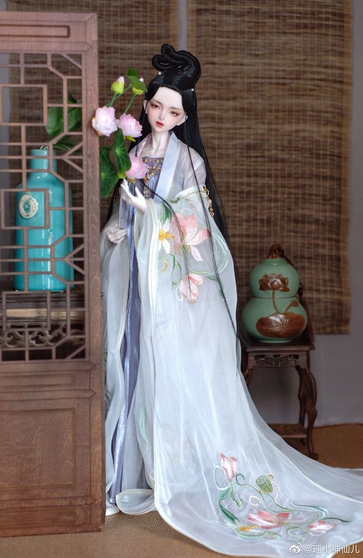 Reinventing the Cheongsam:A Summer Vogue for the Modern High-End Consumer Reinventing the Cheongsam:A Summer Vogue for the Modern High-End Consumer