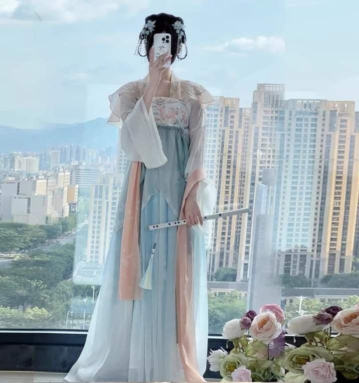 Elegant Summer Costumes of Ancient Chinese Women:A Journey Through Time Elegant Summer Costumes of Ancient Chinese Women:A Journey Through Time
