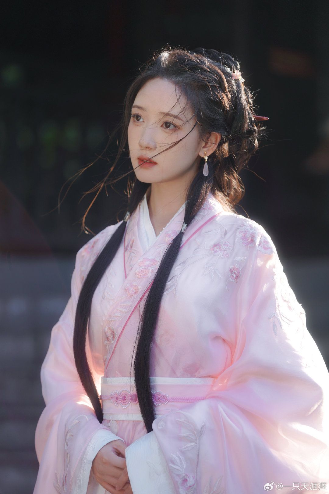 The Child Empress in Ancient Hanfu Fashion The Child Empress in Ancient Hanfu Fashion