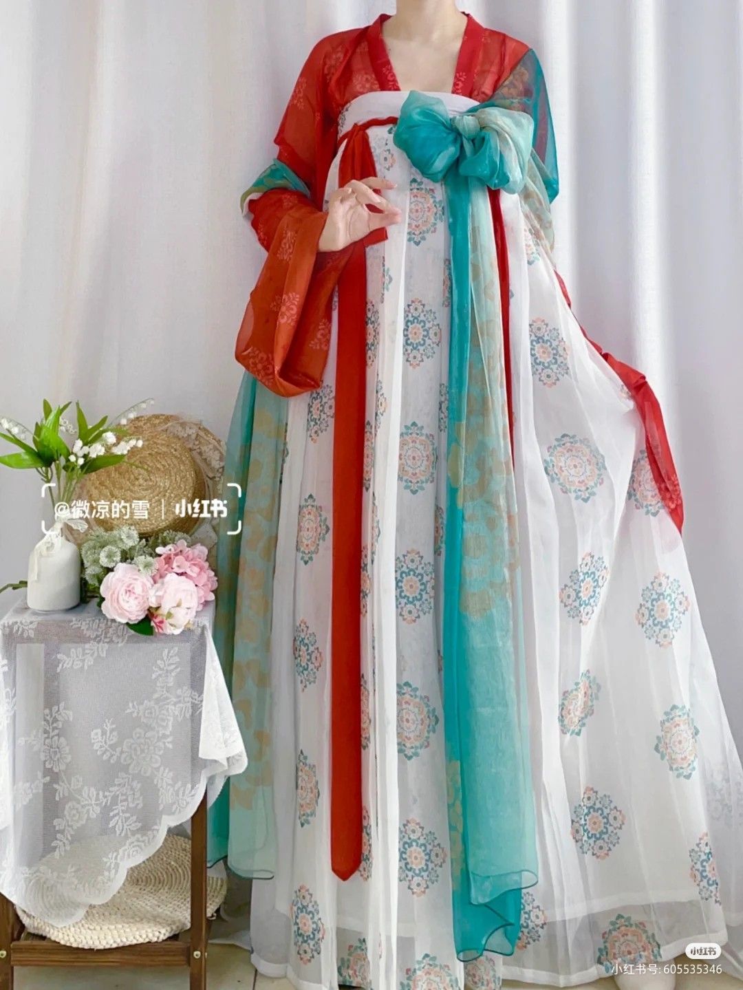 Glittery Cheongsam Dress:A Blend of Tradition and Glamour Glittery Cheongsam Dress:A Blend of Tradition and Glamour