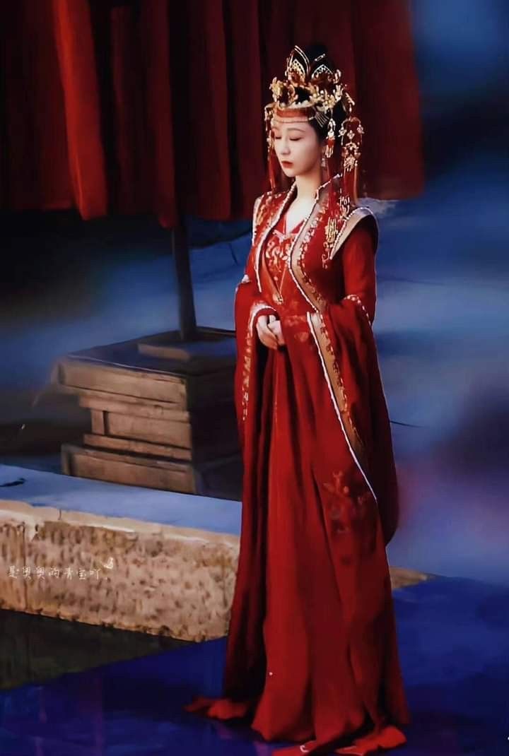 Elegance of Ancient Hanfu:The Allure of Womens Costume in the Wei and Jin Dynasties Elegance of Ancient Hanfu:The Allure of Womens Costume in the Wei and Jin Dynasties