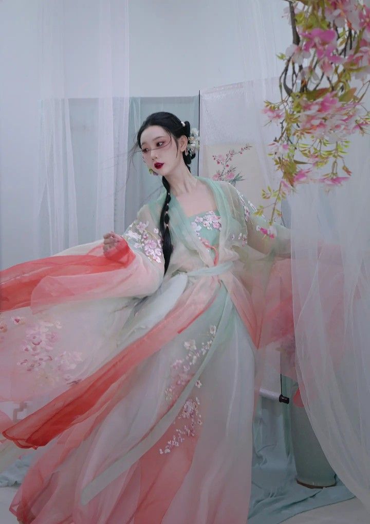 The Maturing of Plums and the Revival of Cheongsam:A Cultural Journey Through Time The Maturing of Plums and the Revival of Cheongsam:A Cultural Journey Through Time