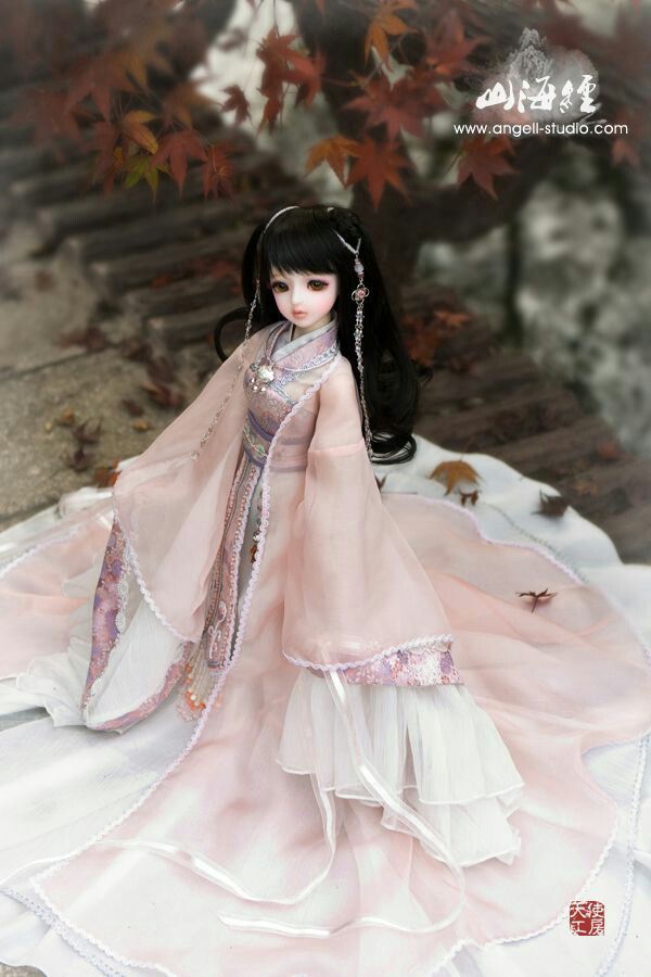 Reinventing Traditional Hanfu:Modernizing Comfort and Style Reinventing Traditional Hanfu:Modernizing Comfort and Style