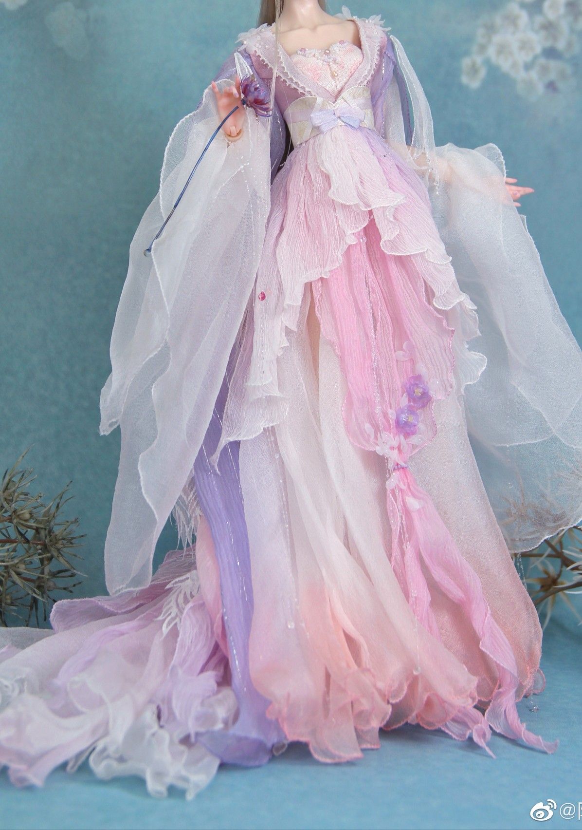 Dress Up in Splendor:The Splendid Hanfu Accessories of Dunhuang Dress Up in Splendor:The Splendid Hanfu Accessories of Dunhuang