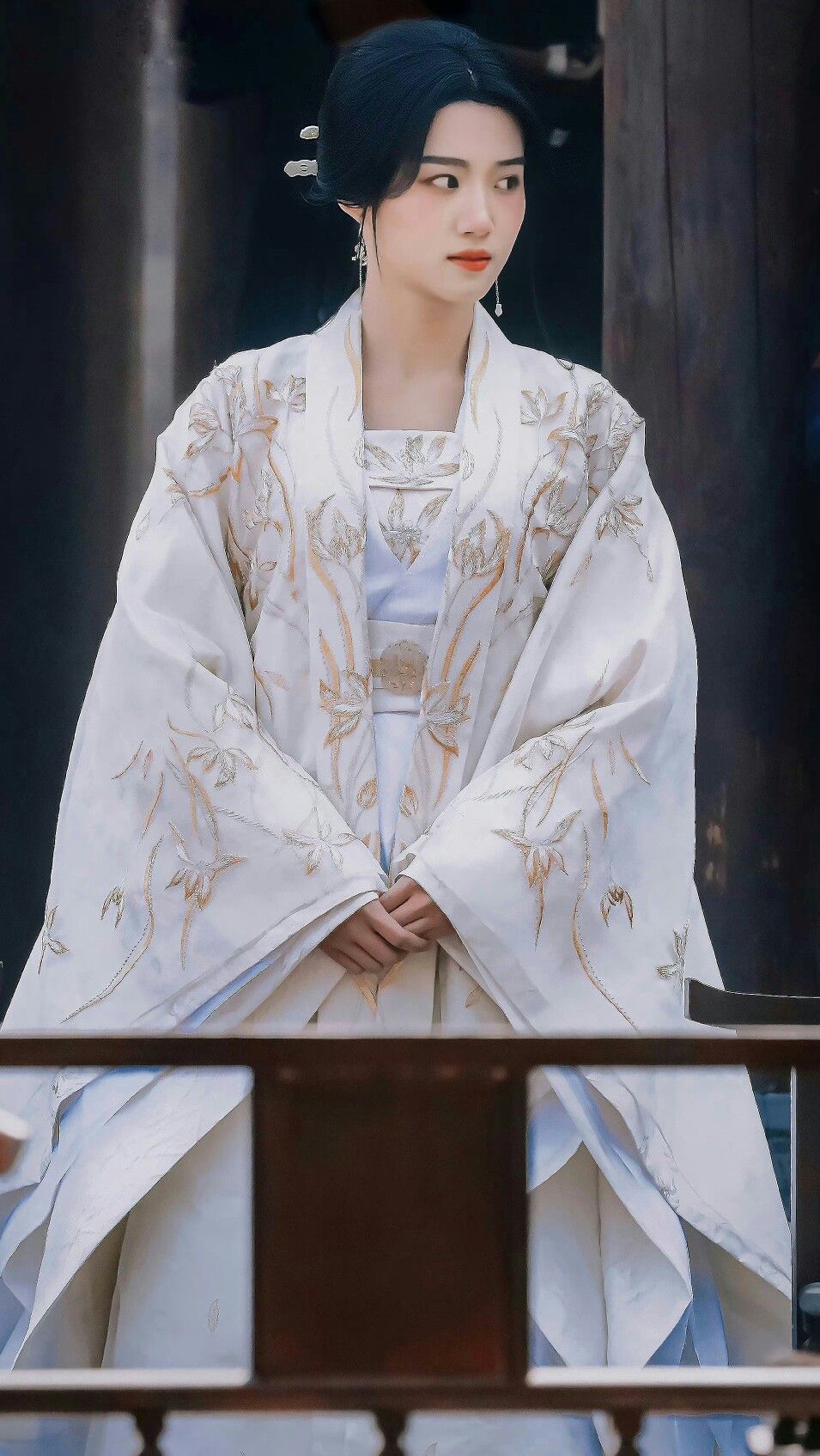 The Splendor of Cheongsam:Embracing the Chinese Style The Splendor of Cheongsam:Embracing the Chinese Style
