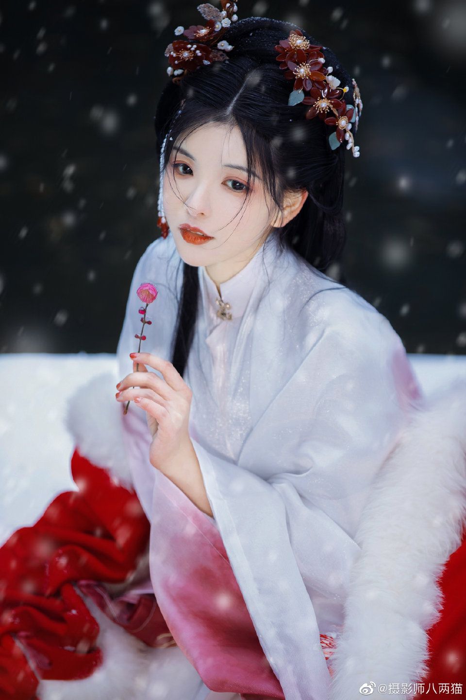 Traditional Chinese Tang-Style Jacket for Women in Autumn Winter 2023 Traditional Chinese Tang-Style Jacket for Women in Autumn Winter 2023