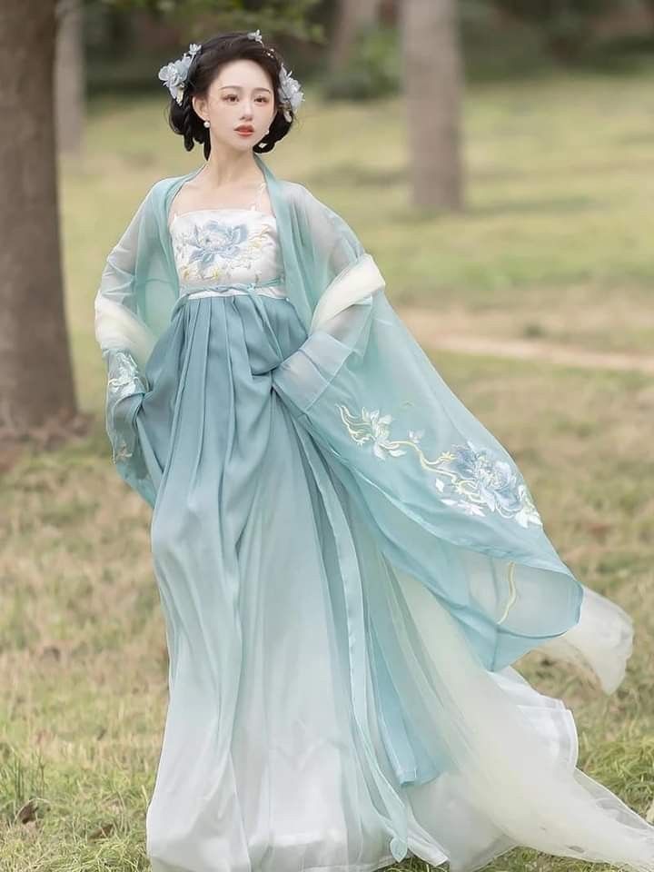 The Allure of Dugus World:A Journey into the Stylishness of Traditional Hanfu Clothing The Allure of Dugus World:A Journey into the Stylishness of Traditional Hanfu Clothing