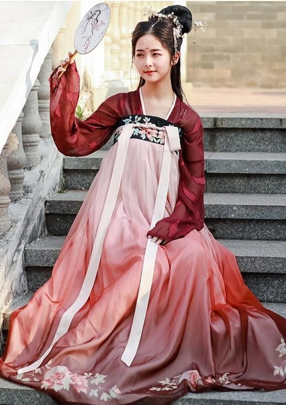 The Charm of the Traditional Chinese Hanfu:A Closer Look at the Waisted-Tie Front汉服女 The Charm of the Traditional Chinese Hanfu:A Closer Look at the Waisted-Tie Front汉服女