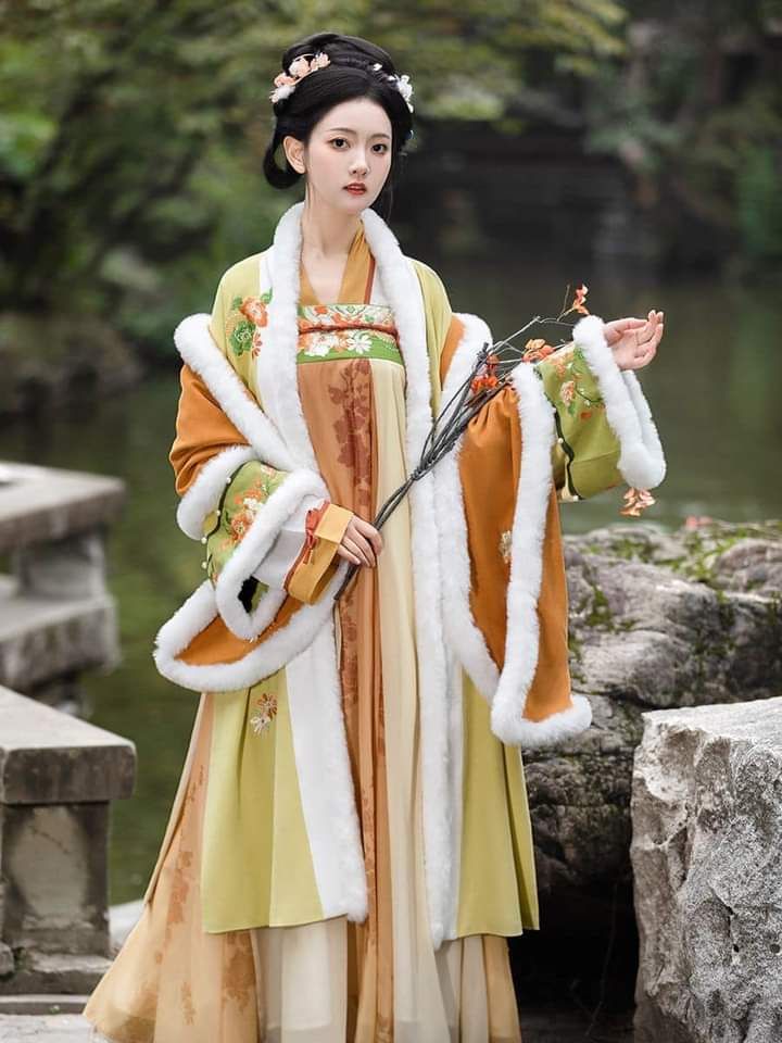 The Enchantment of Blue Hanfu Ancient Costumes The Enchantment of Blue Hanfu Ancient Costumes