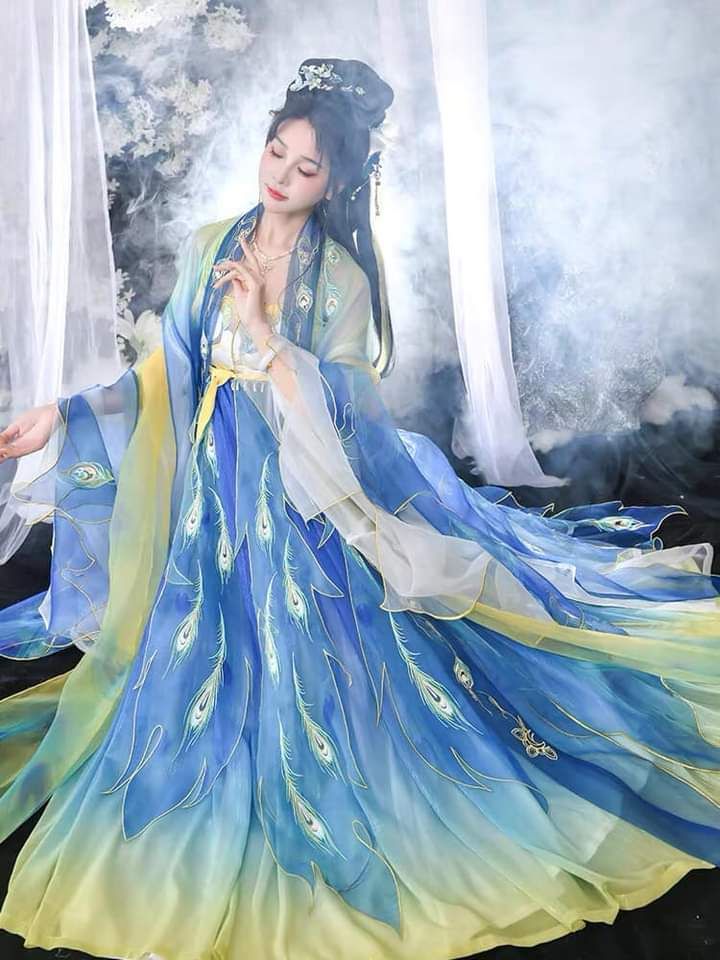 New Style of Cheongsam Dress for Short Women:Belly-Covering and Stylish New Style of Cheongsam Dress for Short Women:Belly-Covering and Stylish