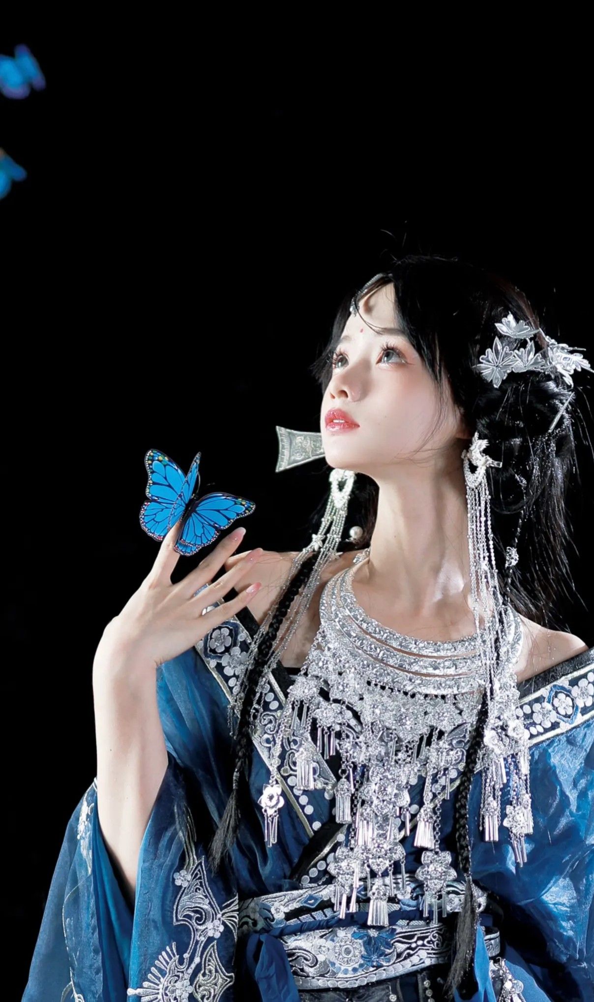 Chinese Girls Winter Hanfu Fashion:A Cultural Journey Chinese Girls Winter Hanfu Fashion:A Cultural Journey