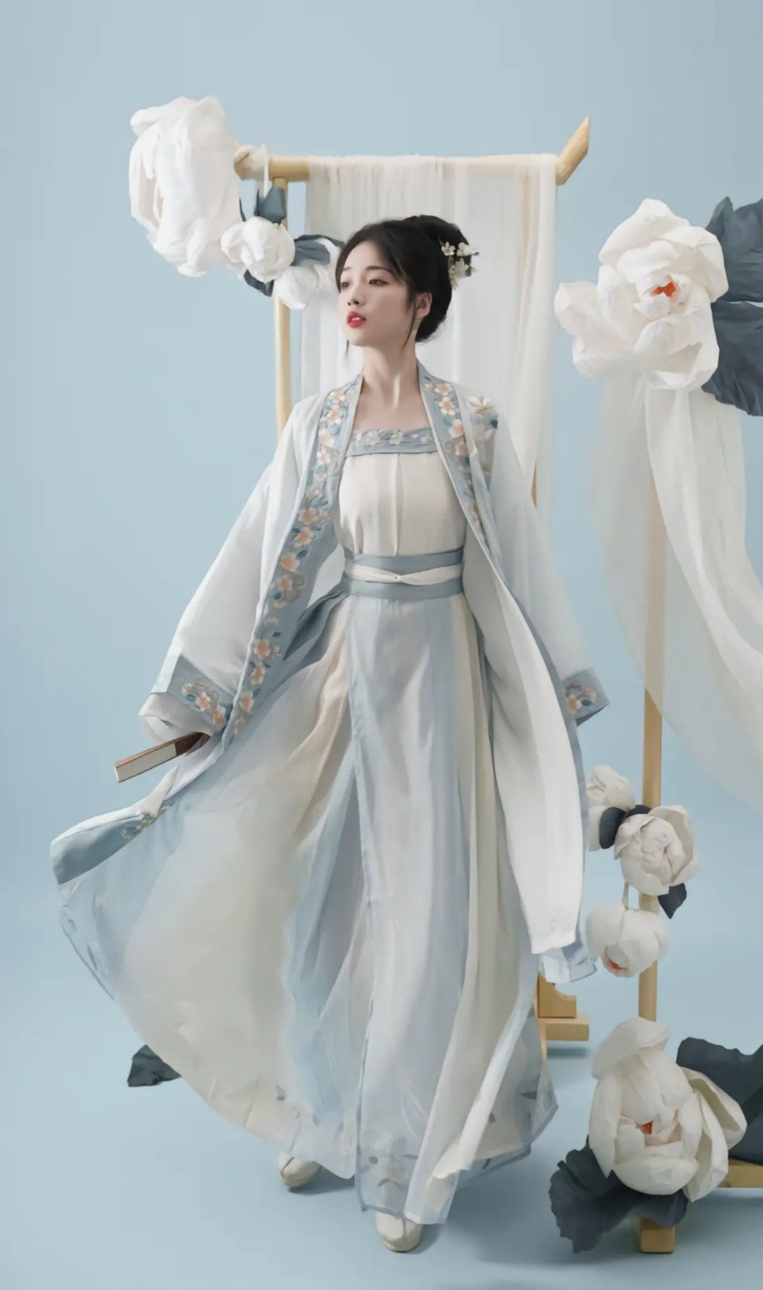 The Revival of Hanfu Fashion at the End of Summer:A Journey into Traditional Chinese Elegance