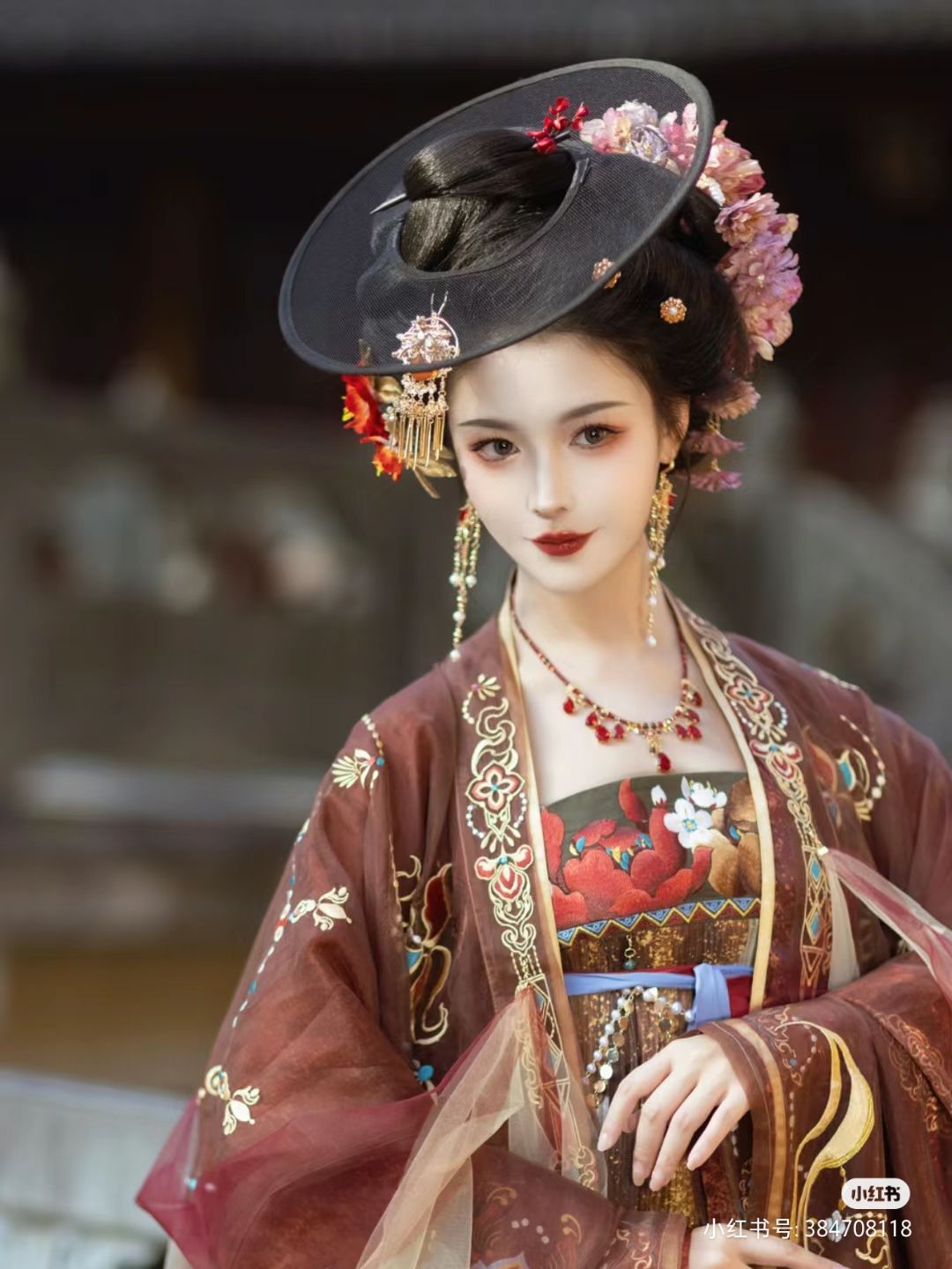 The Elegance of a Half-Body Cheongsam Top The Elegance of a Half-Body Cheongsam Top