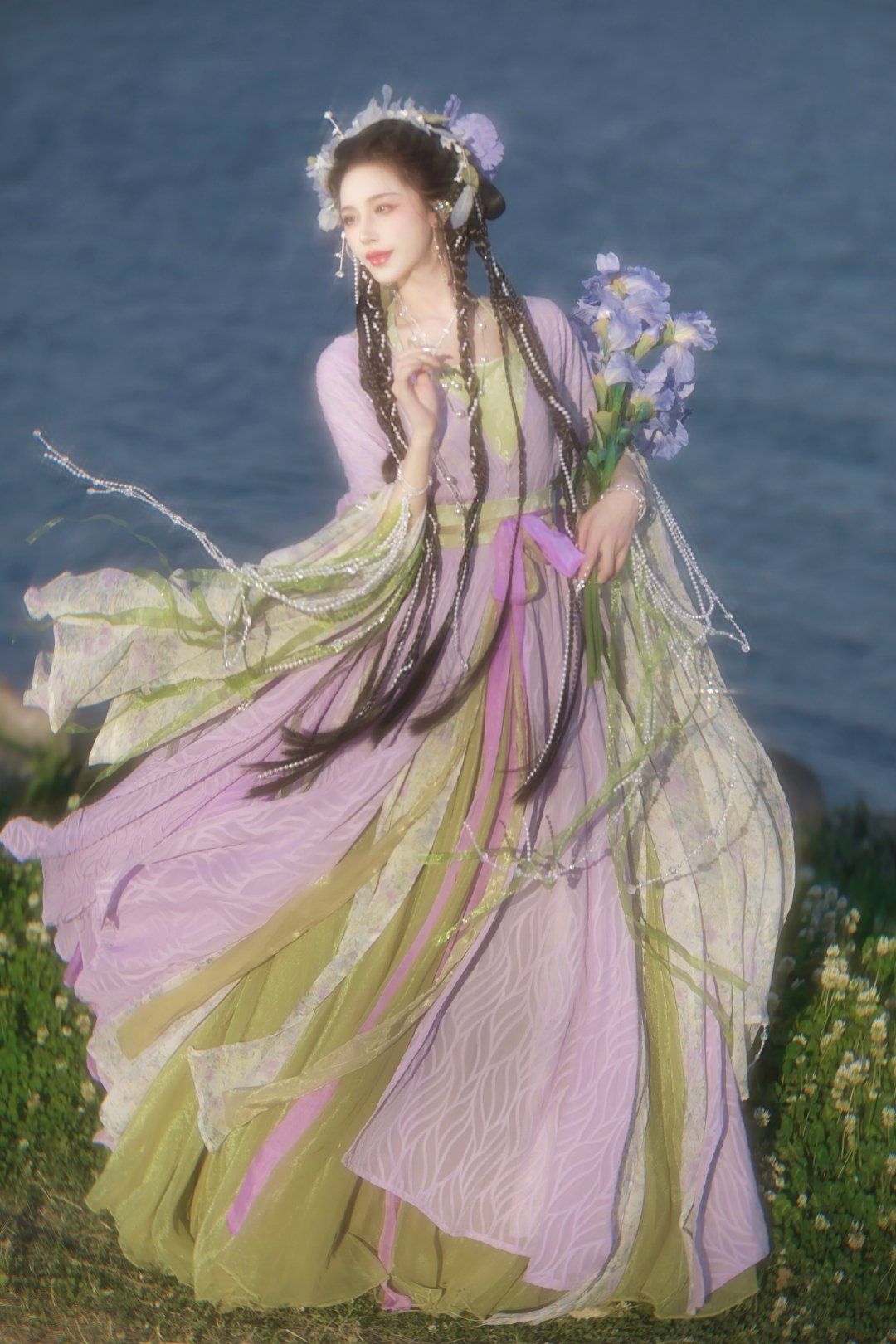 Reinventing Traditional Tang-Style Clothing:The New Neo-Chinese Style